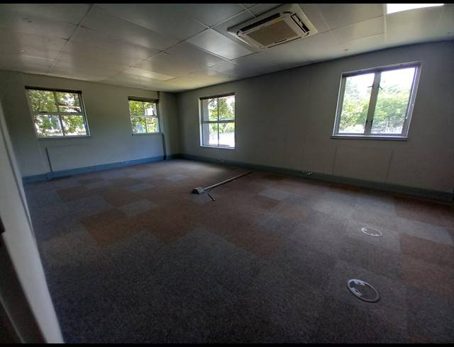 486M² OFFICE TO LET IN BRYANSTON